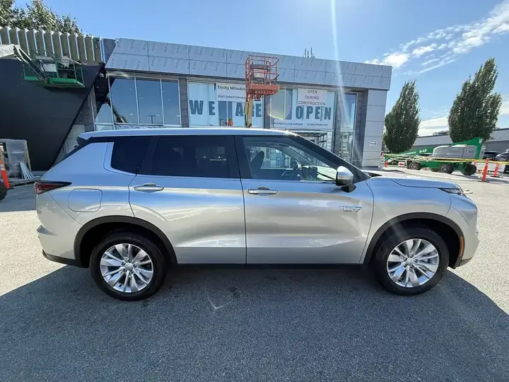 Mitsubishi Outlander 2026 photo 5