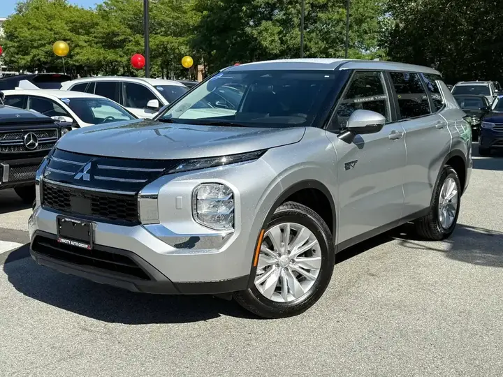 Mitsubishi Outlander 2026 photo 2