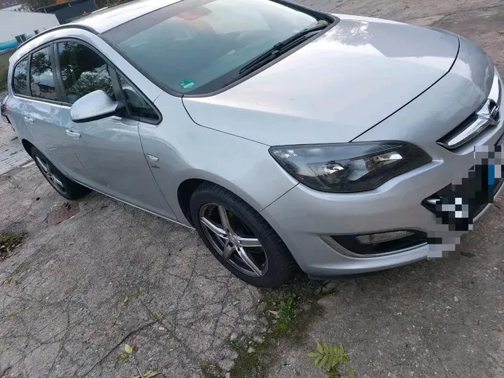 Opel Astra J