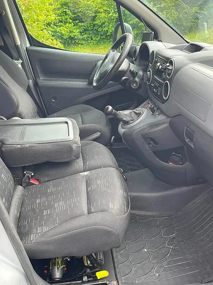 Citroen Berlingo 2011 photo 2