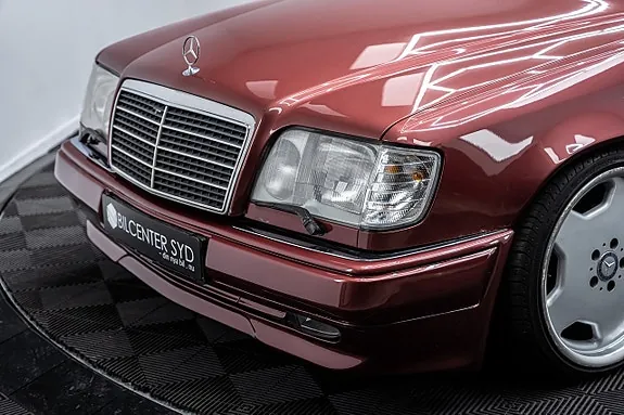 Mercedes-Benz E320 1995 photo 2
