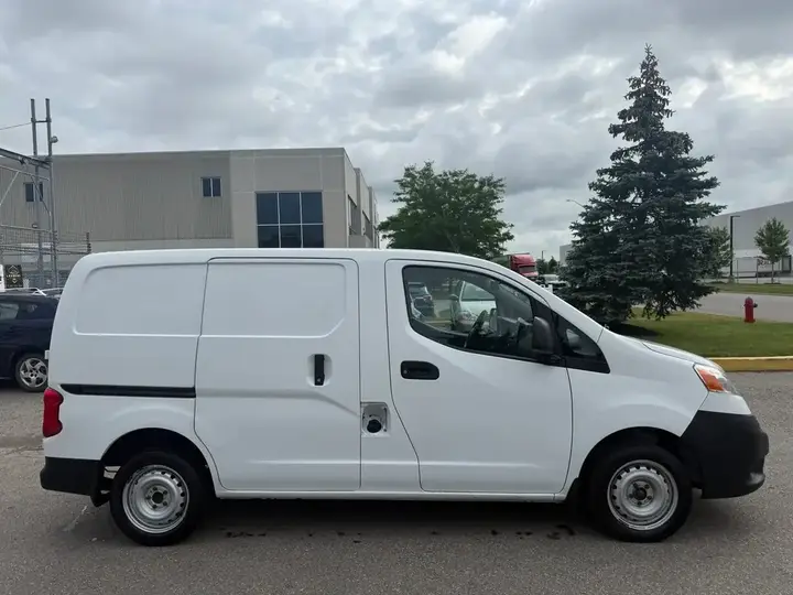 Nissan Nv200 2015 photo 5
