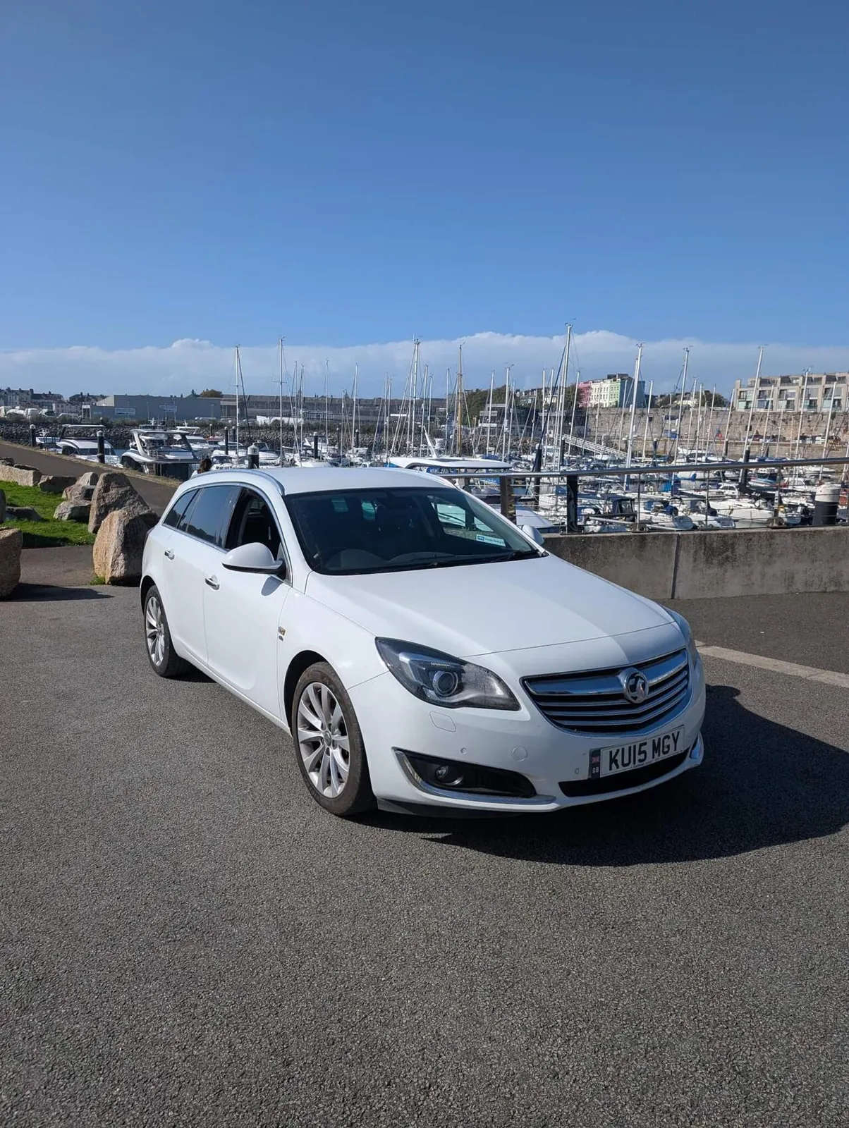 Vauxhall Insignia 2015 photo 2