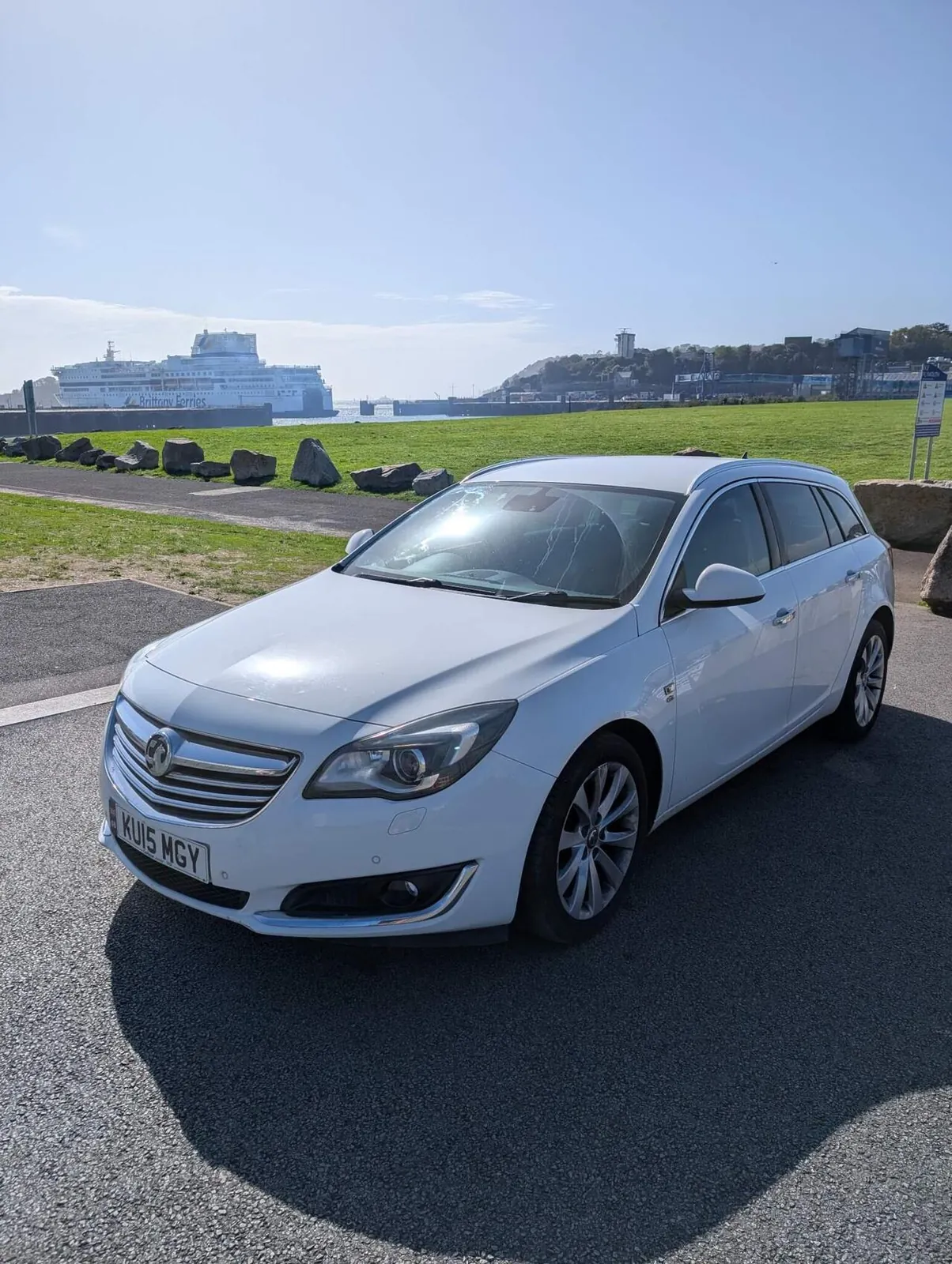 Vauxhall Insignia 2015 photo 3