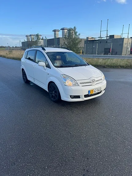 Toyota Corolla Sportsvan 2006 photo 2