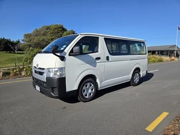 Toyota Hiace 2024 photo 3