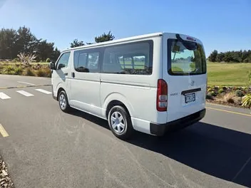 Toyota Hiace 2024 photo 4
