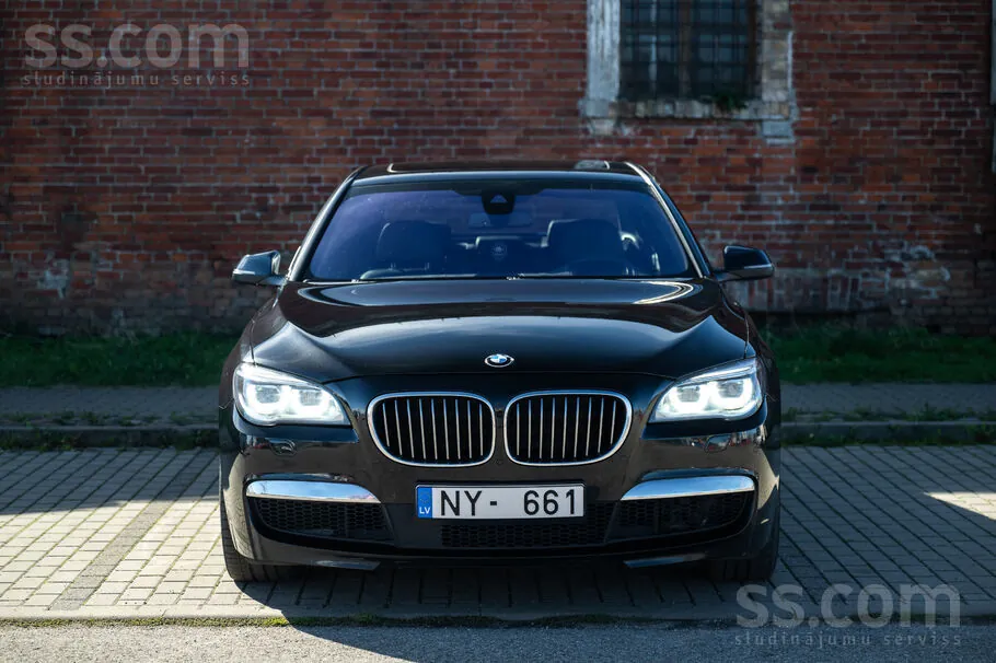 BMW 740 2013 photo 2
