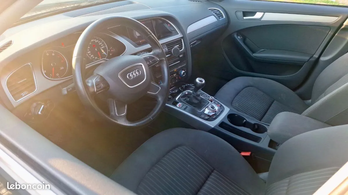 Audi A4 2012 photo 3