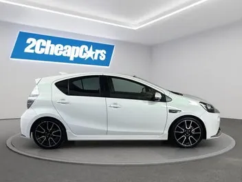 Toyota Aqua 2014 photo 5