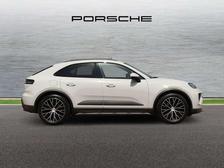 Porsche Macan 2026 photo 2