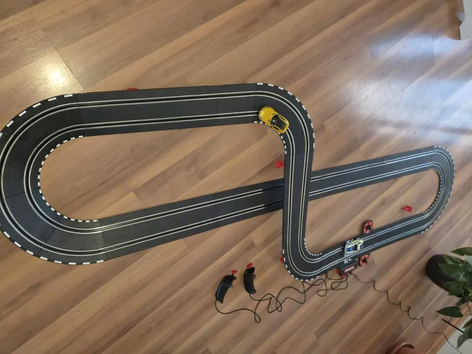 Carrera Go