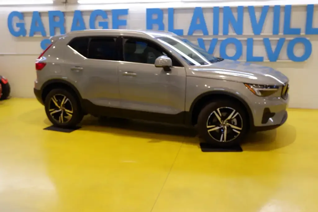 Volvo Xc40 2025 photo 2