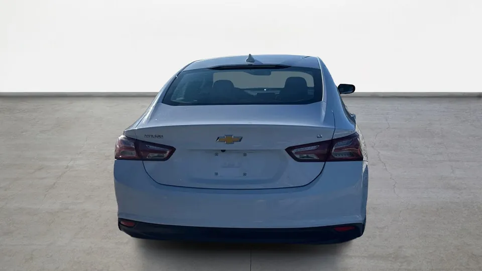Chevrolet Malibu 2022 photo 3