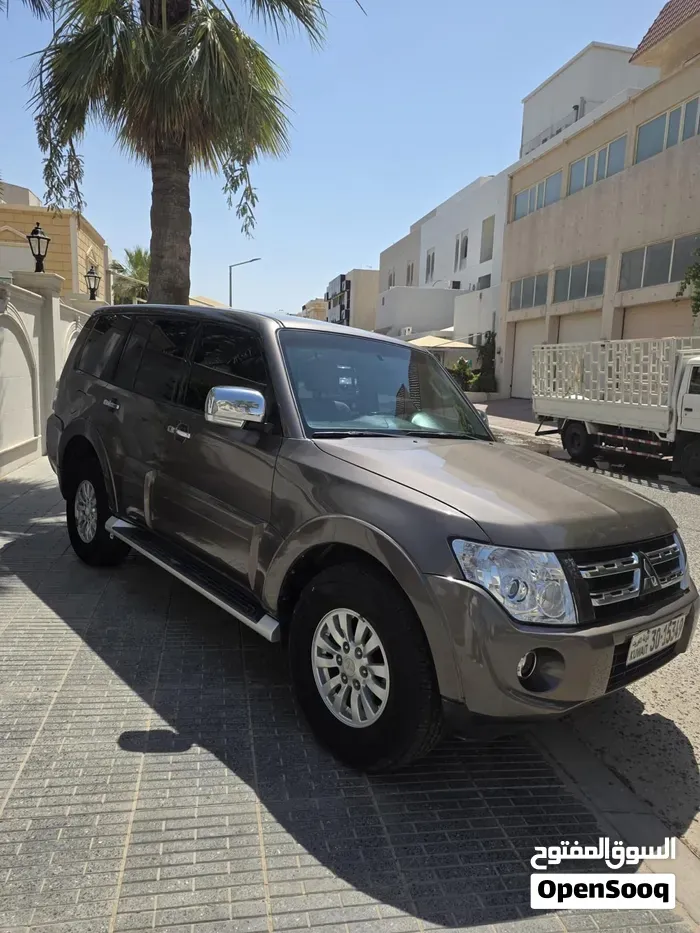 Mitsubishi Pajero Gls 2013 photo 3
