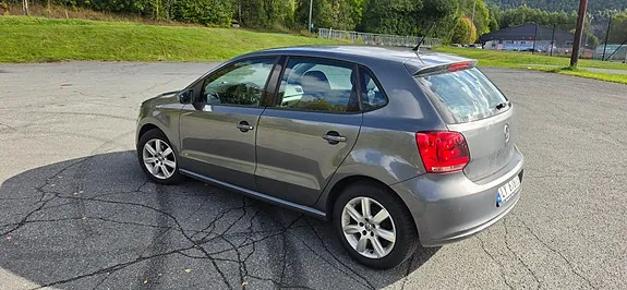 Volkswagen Polo 2010 photo 2
