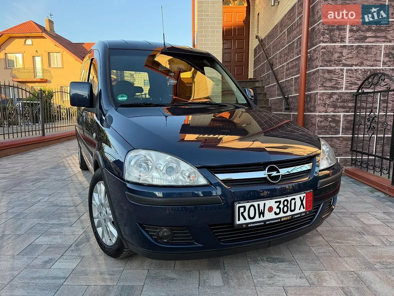 Opel Combo 2010 photo 2