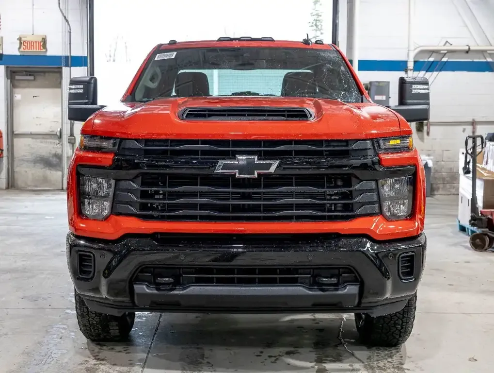 Chevrolet Silverado 2500 2026 photo 2