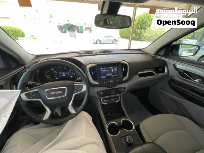GMC Terrain 2023 photo 2