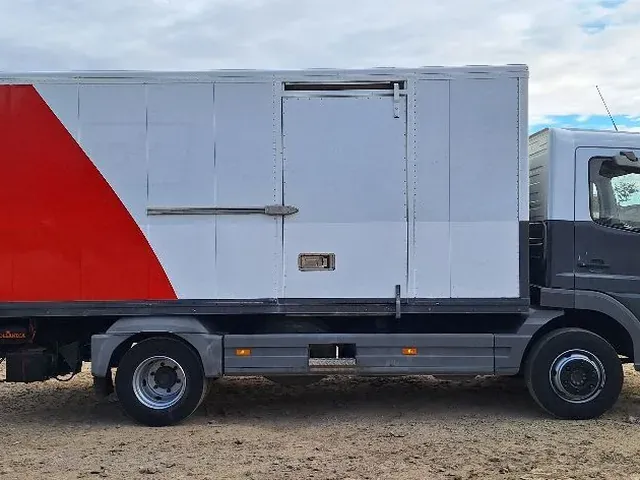 Mercedes-Benz Atego 2005 photo 2
