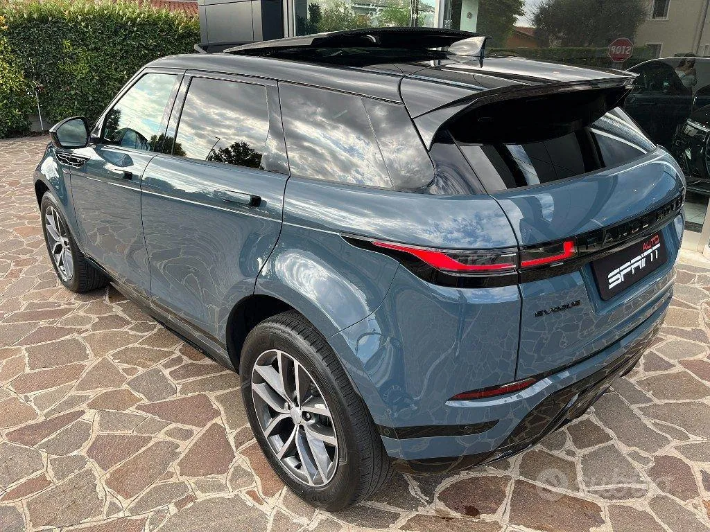 Land Rover Range Rover Evoque 2024 photo 2