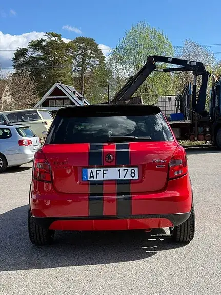Skoda Fabia 2012 photo 2