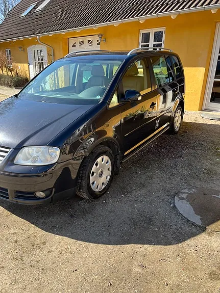 Volkswagen Touran 2004 photo 2