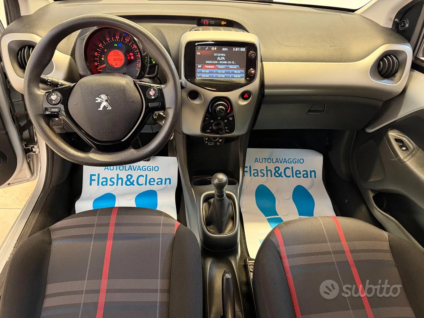 Peugeot 108 2015 photo 4