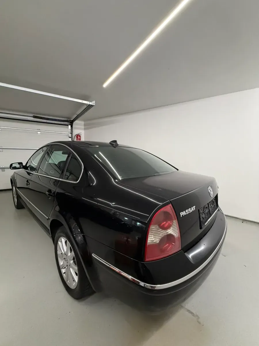 Volkswagen Passat 2001 photo 2