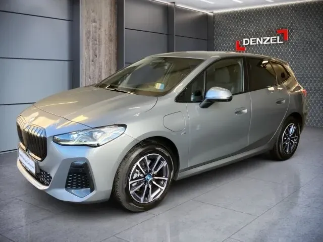 BMW 2 Series 2023 photo 2