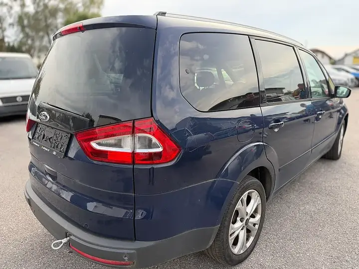 Ford Galaxy 2012 photo 3
