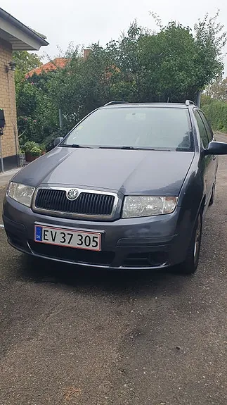 Skoda Fabia 2006 photo 2