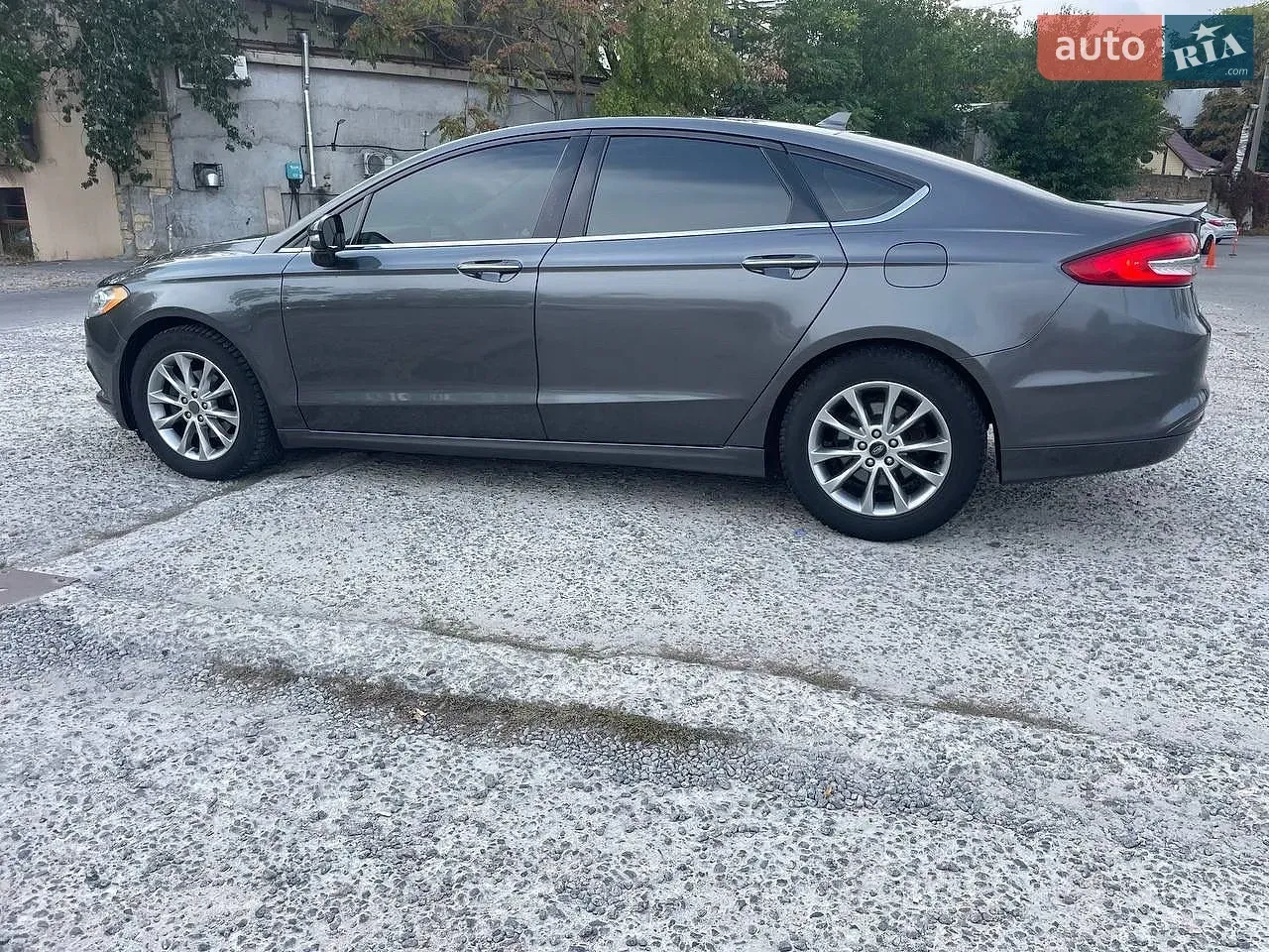 Ford Fusion 2017 photo 2