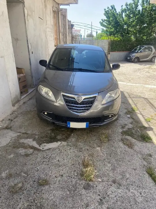 Lancia Ypsilon
