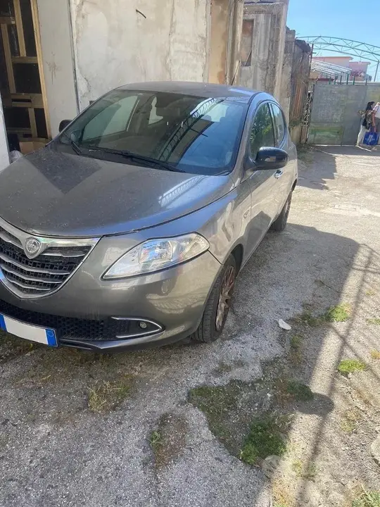Lancia Ypsilon 2014 photo 2
