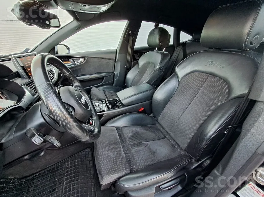 Audi A7 2012 photo 4