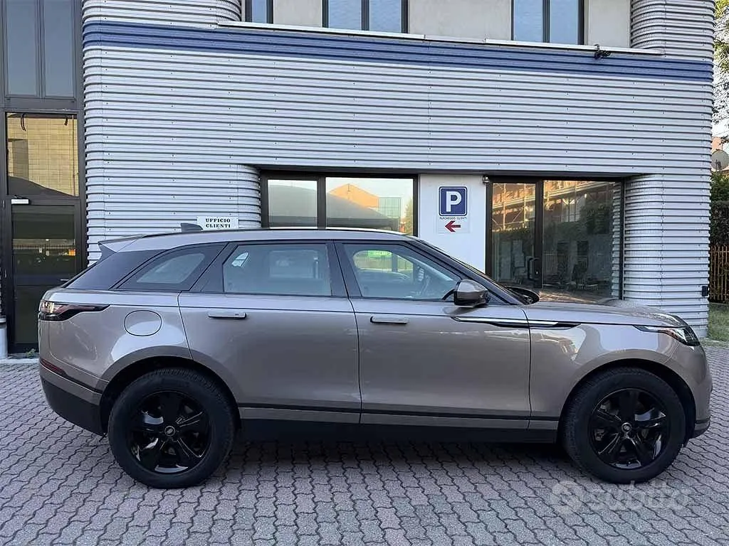 Land Rover Range Rover Velar 2022 photo 4
