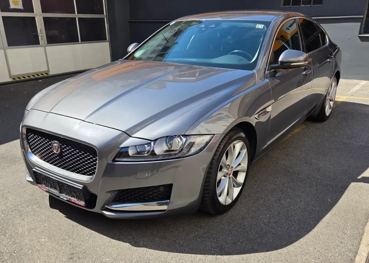 Jaguar Xf 2019 photo 3