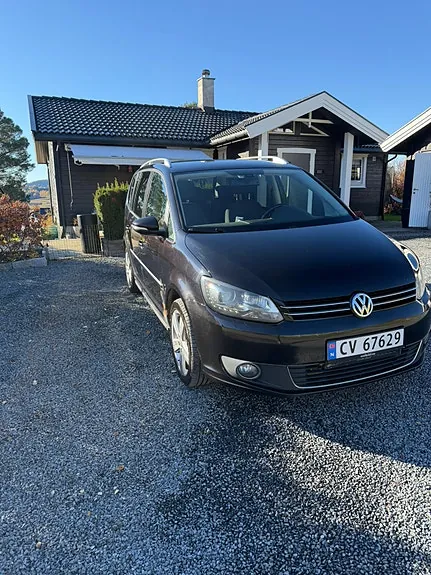 Volkswagen Touran 2013 photo 2