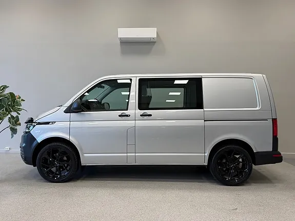 Volkswagen Transporter 2022 photo 3