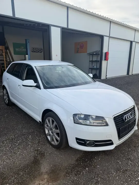 Audi A3 2012 photo 2