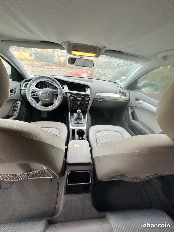 Audi A4 2010 photo 3