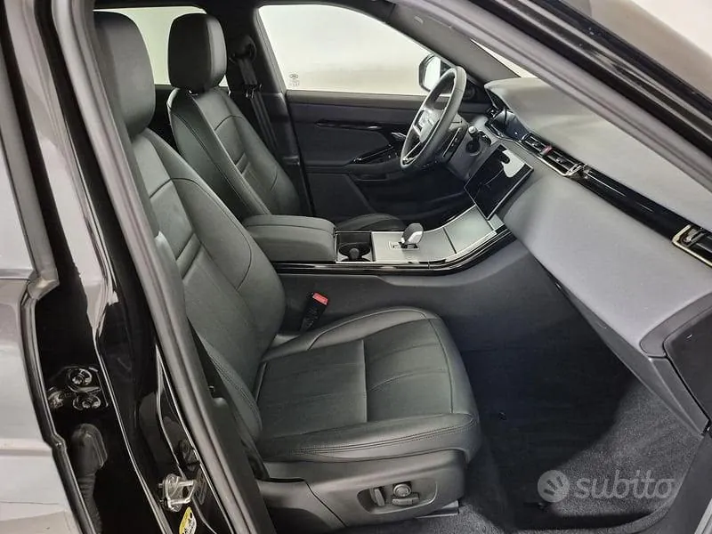 Land Rover Range Rover Evoque 2024 photo 3