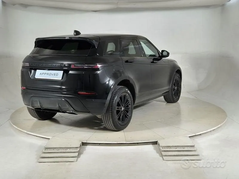 Land Rover Range Rover Evoque 2024 photo 2