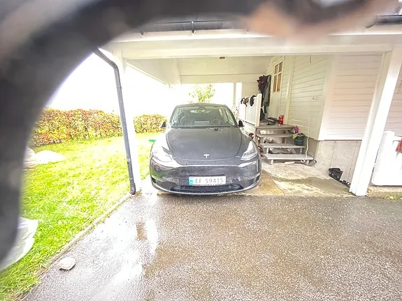 Tesla Model Y 2023 photo 4