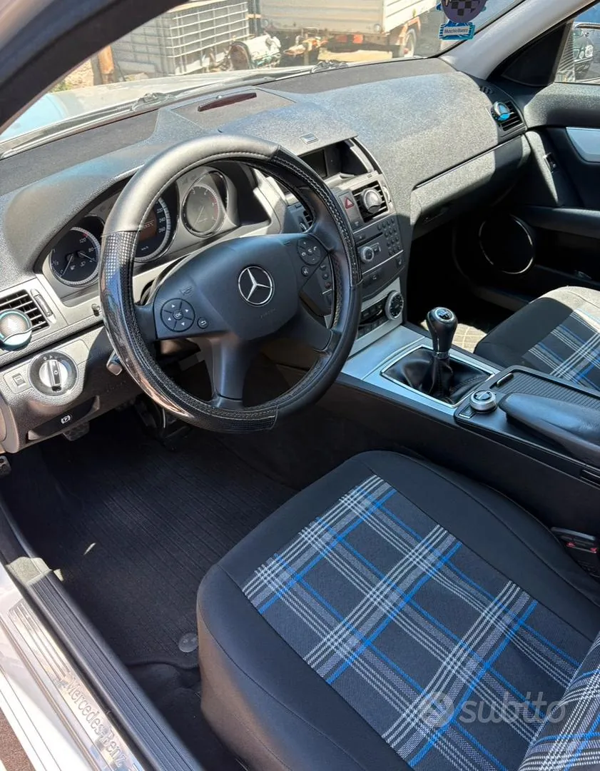Mercedes-Benz C-Class 2010 photo 4
