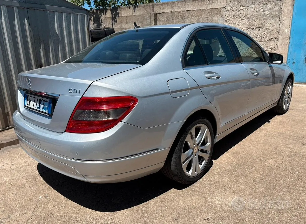 Mercedes-Benz C-Class 2010 photo 2