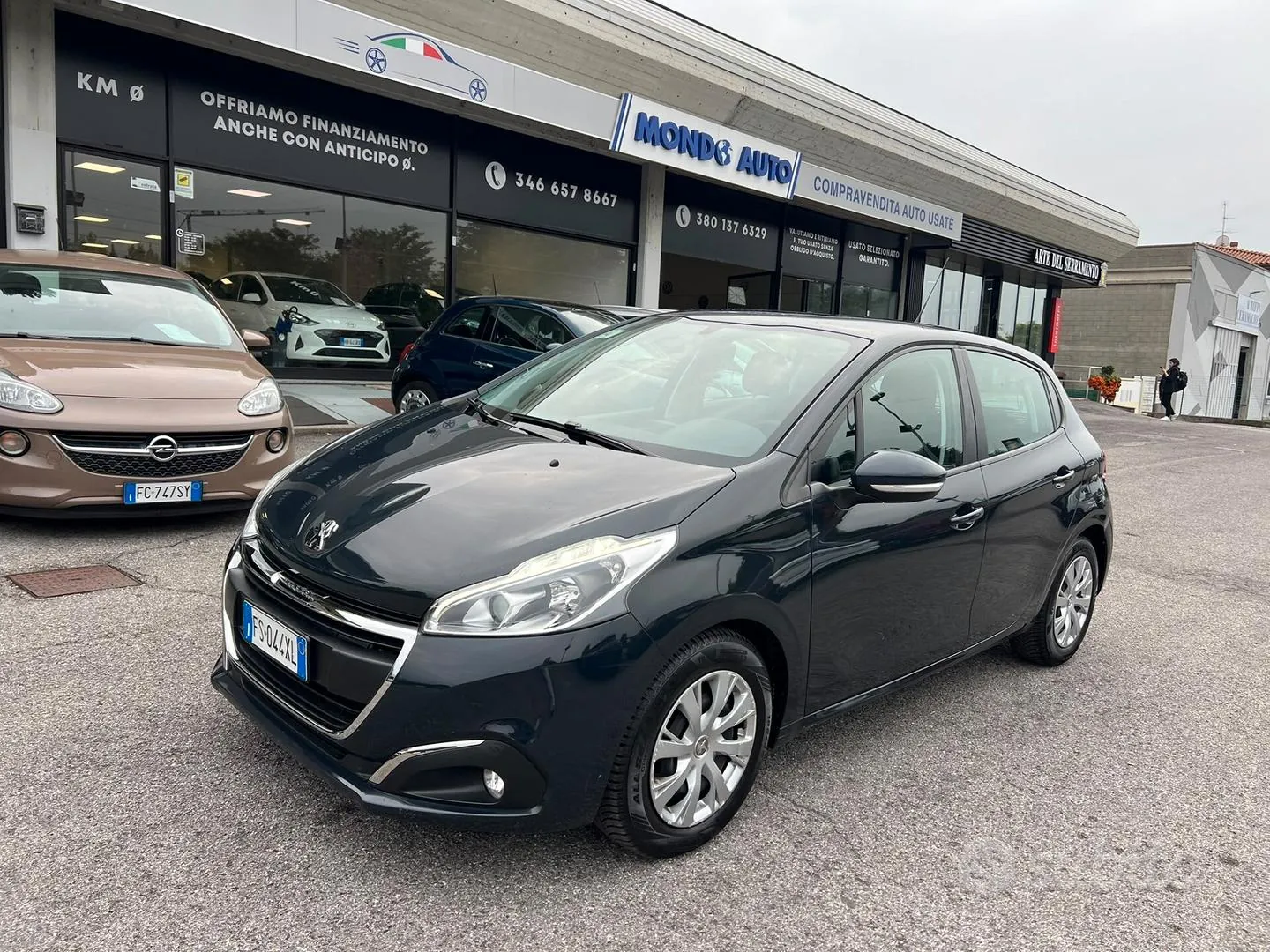 Peugeot 208