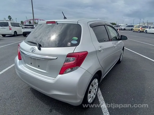 Toyota Vitz 2016 photo 4