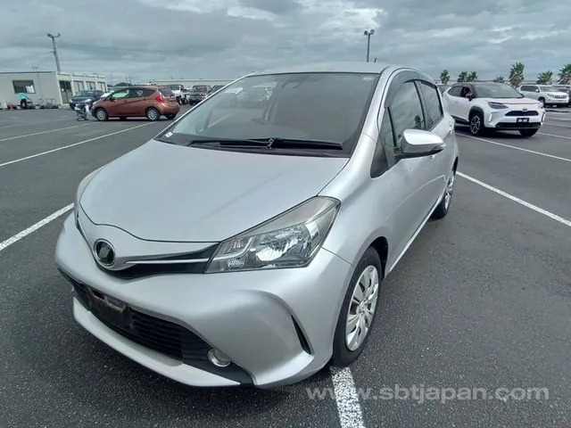 Toyota Vitz 2016 photo 2